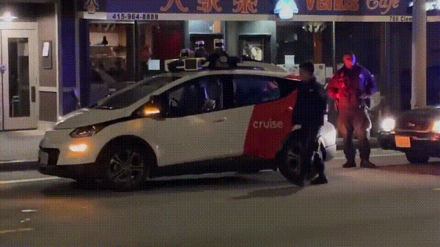 无人出租车被警察截停后逃逸！AI：我当时害怕极了(图10)